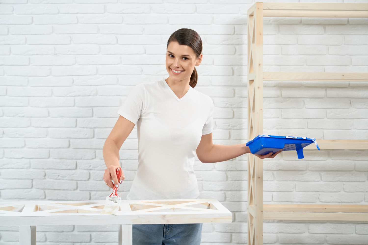 ADDETTO AGLI STUCCHI E AI DECORI